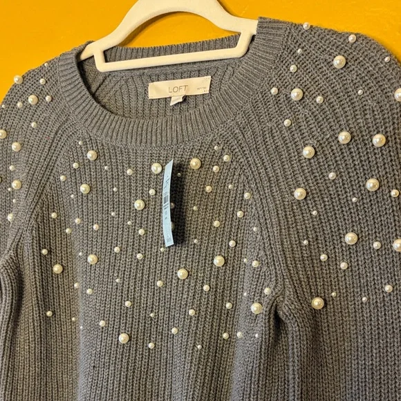 Ann Taylor Loft NWT- XXS petite. Gray Raglan Sweater with Pearl Accents - Picture 3 of 5